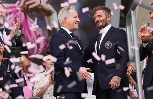 Beckham hạnh phúc trong ngày khánh thành dự án mới.