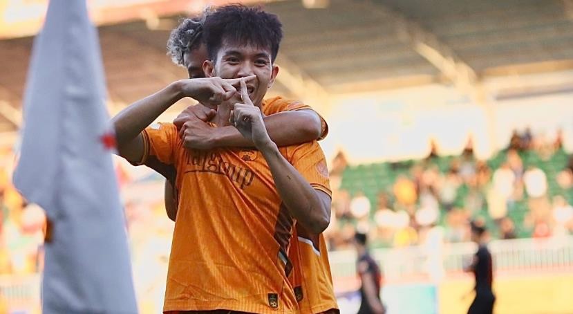 Hoàng Anh Gia Lai sớm có bàn mở tỷ số.