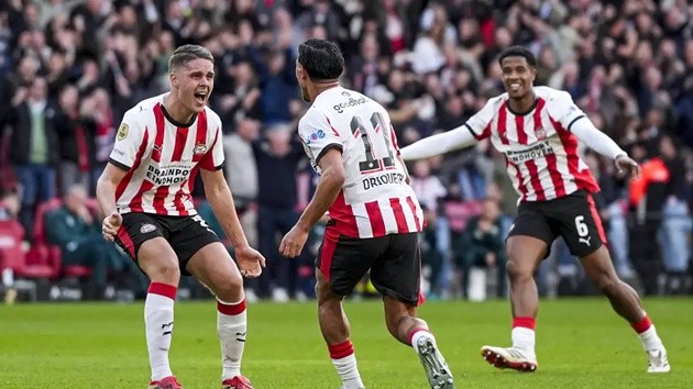 PSV vô địch giải VĐQG Hà Lan sau khi Feyernoord mất điểm