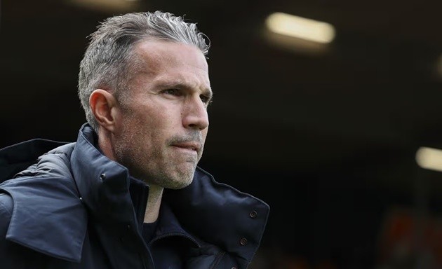 Van Persie bị CĐV đội nhà la ó