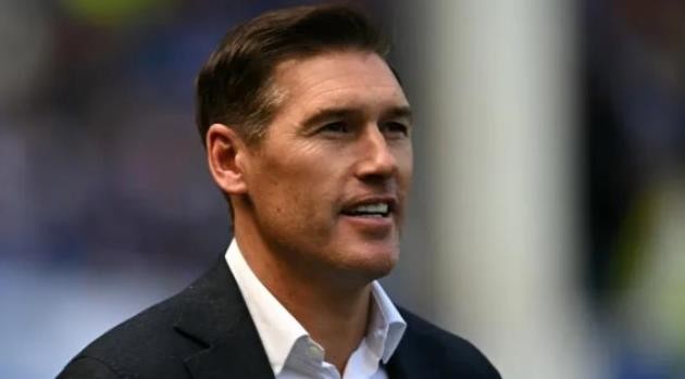 Barry khuyên MU sớm chiêu mộ Anderson.