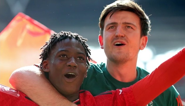 MU chốt giữ chân Mainoo và Maguire.