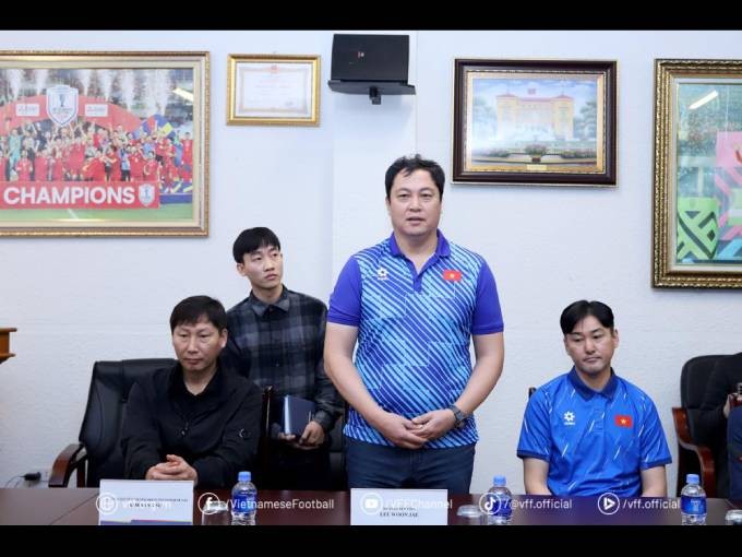 HLV thủ môn Lee Woon-jae ghi dấu ấn trong hành trình vừa qua cùng ĐTVN.