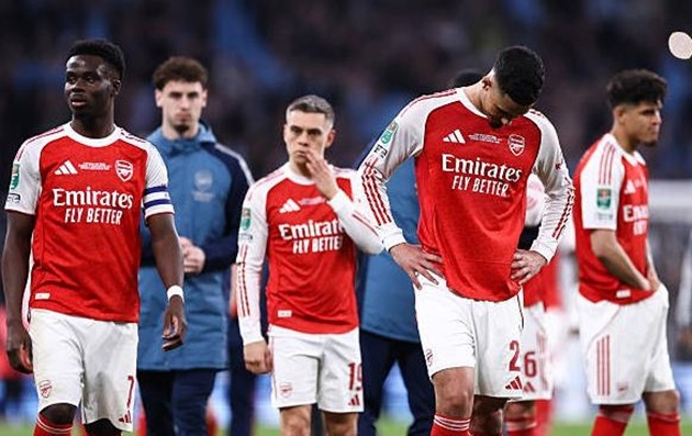 Arsenal liên tiếp nhận thất bại ở EFL Cup và FA Cup.