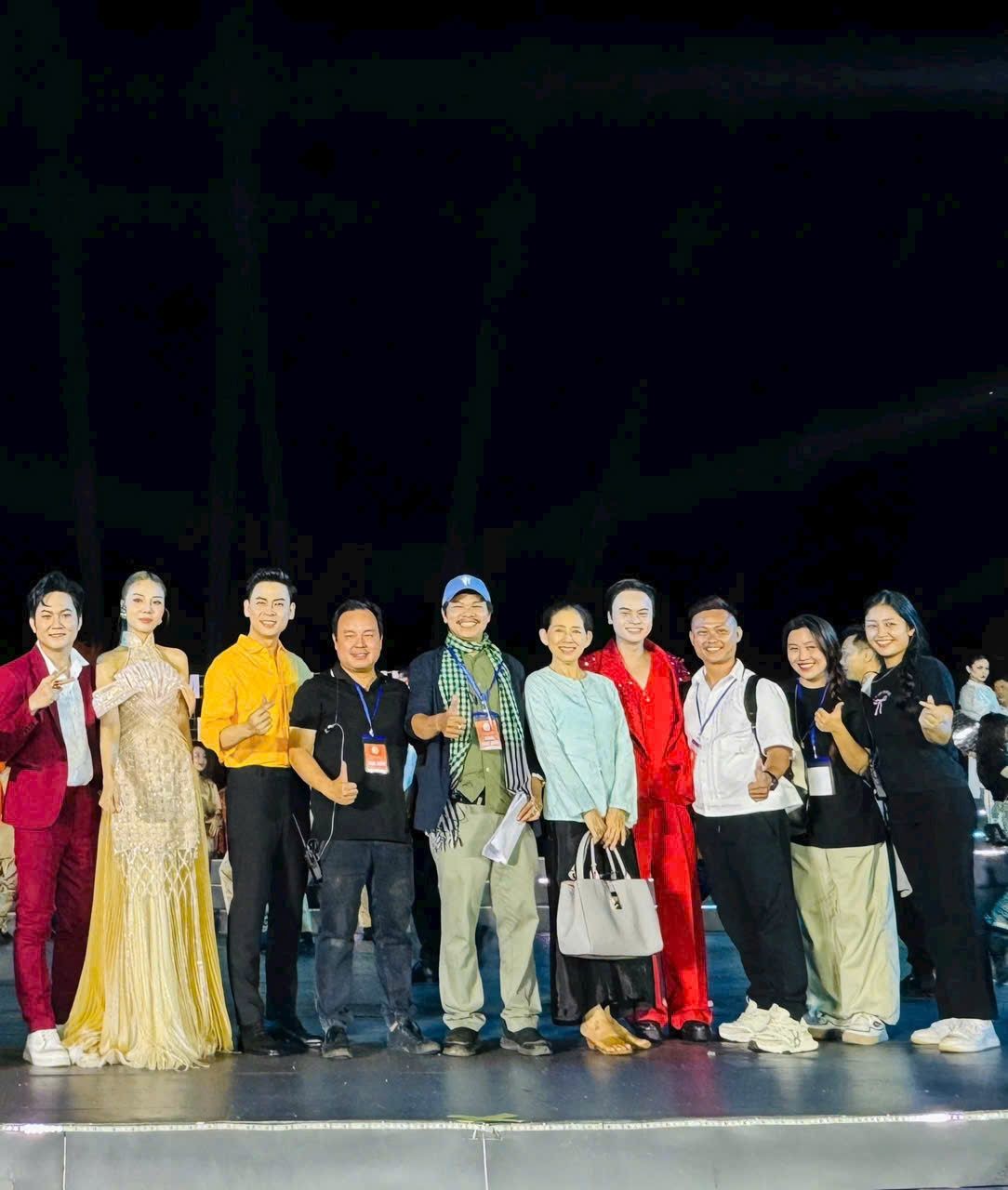 Vinh Khuong di lam (7).jpg