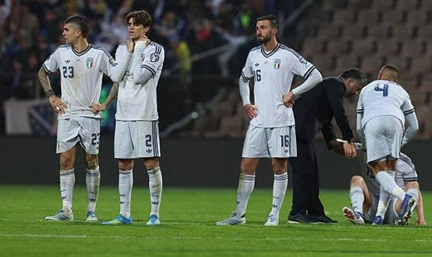 Tuyển Ý không thể đến World Cup sau thất bại 