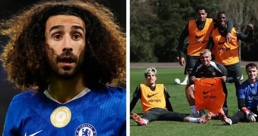 Garnacho trêu trọc Cucurella sau khi giành chiến thắng trong buổi tập.