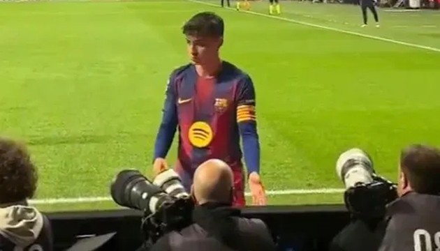 Khoảnh khắc hài hước của Pedri.