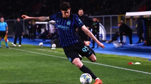 Bastoni đang là mục tiêu hàng đầu của Barcelona.