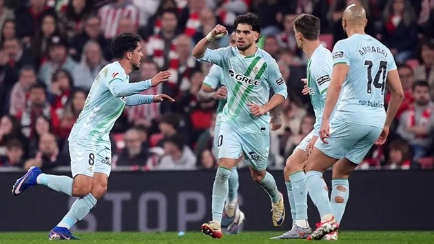 Betis ngược dòng trước