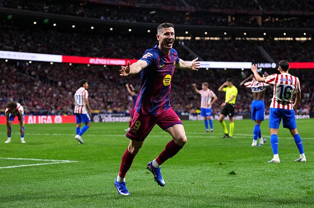 Robert Lewandowski - 7.1 điểm: Ghi bàn quyết định ở phút 87, dù pha lập công này có phần may mắn.