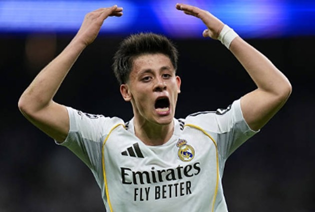 Tiền vệ tấn công: Arda Guler - 6.2 điểm Cầu thủ trẻ người Thổ Nhĩ Kỳ là điểm sáng hiếm hoi ở hàng tiền vệ Madrid. Guler thi đấu đầy nhiệt huyết, không ngại va chạm và đã tạo ra được 4 cơ hội ghi bàn cho đồng đội. Dù vậy, tầm ảnh hưởng của anh lên lối chơi chung vẫn chưa đủ để giúp đội nhà tạo nên sự khác biệt hoàn toàn trước hàng thủ kỷ luật của Bayern.