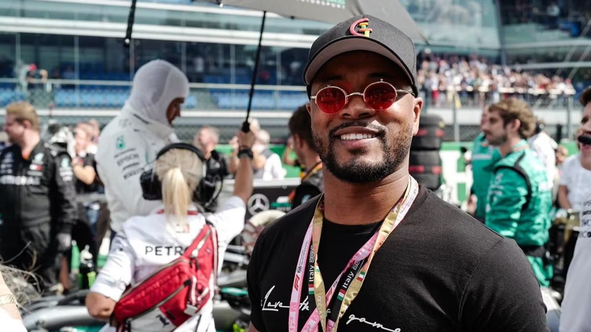 Phía sau hào quang là tổn thương.