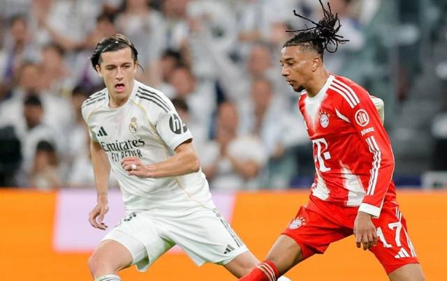 Carreras mắc sai lầm nghiêm trọng trong thất bại của Real trước Bayern.