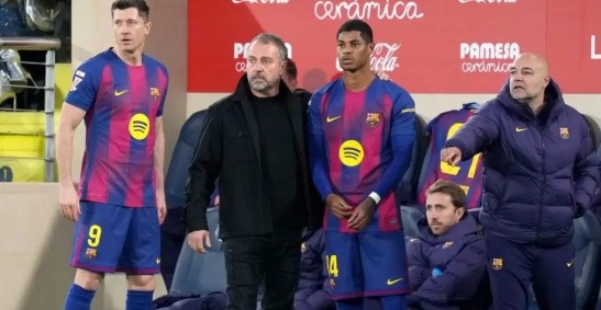 Barca đang đàm phán để giữ chân cả Flick lẫn Lewy.