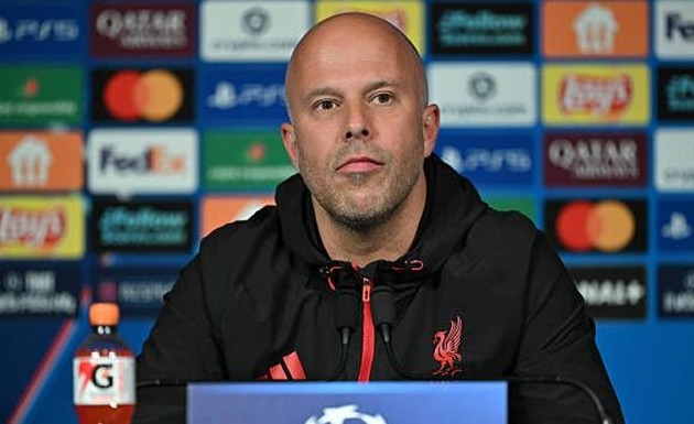 Arne Slot thận trọng khi nhắc đến trận đấu với PSG.