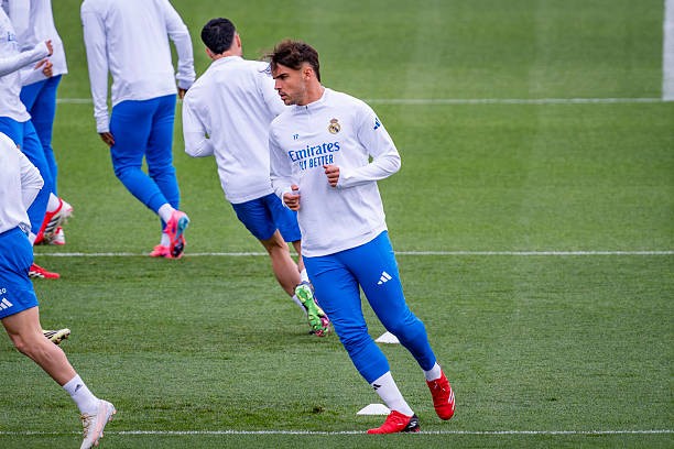 Sự vắng mặt của Asencio xuất phát từ lý do kỷ luật. 