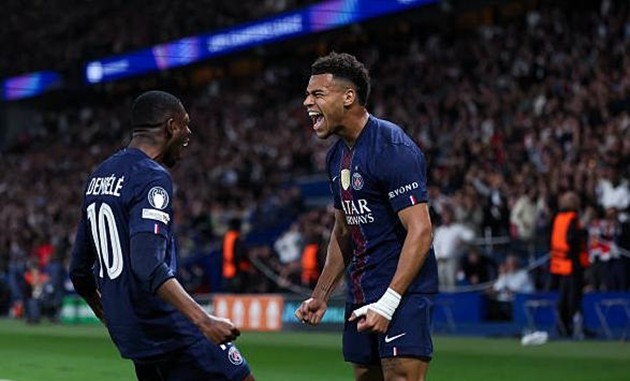 PSG thắng dễ Liverpool trên sân nhà ở tứ kết lượt đi Champions League.
