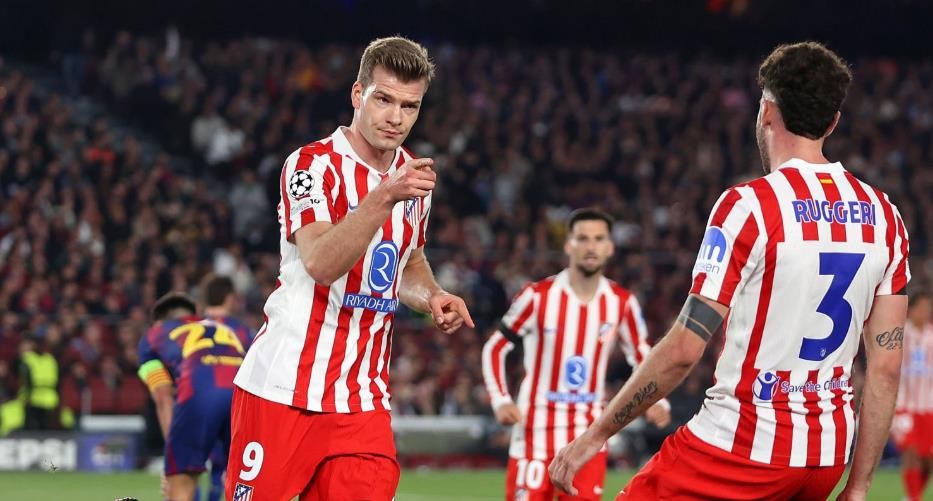 Sorloth giúp Atletico nắm lợi thế lớn trước trận lượt về.