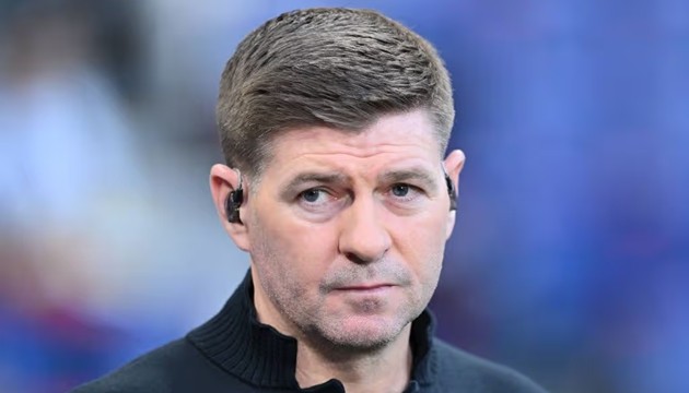 Gerrard không hài lòng với màn trình diễn của các hậu bối.