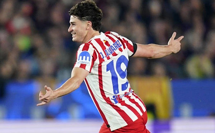 Alvarez gieo sầu cho Barca.