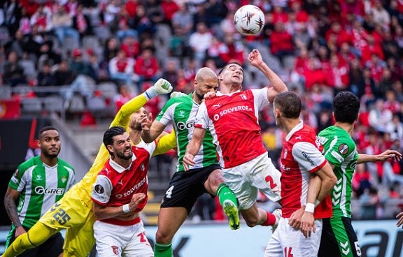 Real Betis có được trận hòa trên sân của Braga.