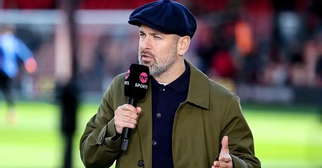 Joe Cole không hài lòng với cách Chelsea xử lý vụ Fernandez.