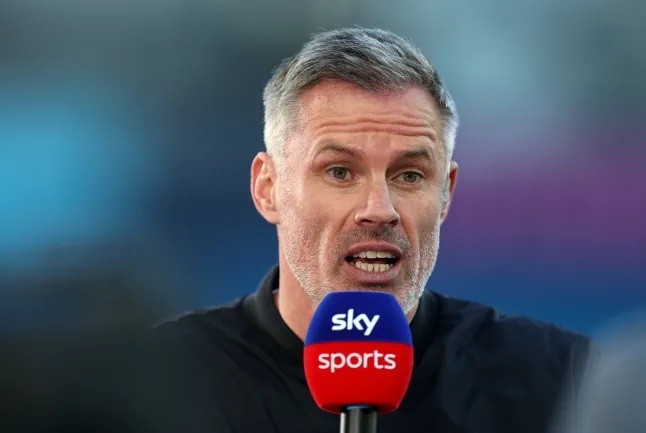 Carragher không giấu được sự thất vọng. 