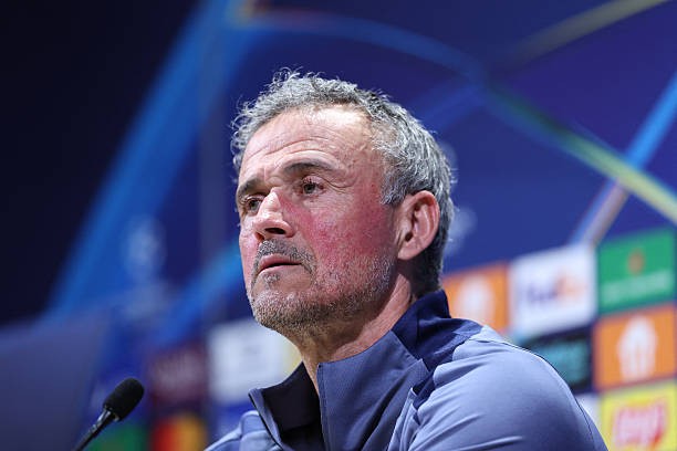 Enrique bất ngờ khi Liverpool sử dụng sơ đồ 5 hậu vệ. 