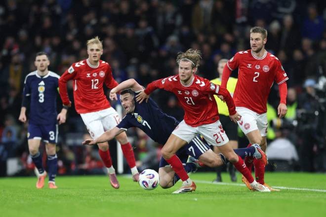 Hjulmand là giải pháp hoàn hảo cho tuyến giữa MU. 