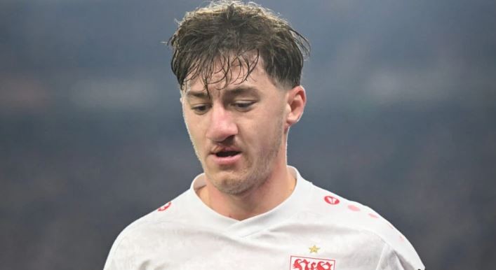 Stiller được so sánh với Kroos.