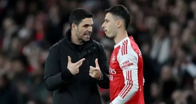  Martinelli không muốn rời Arsenal.