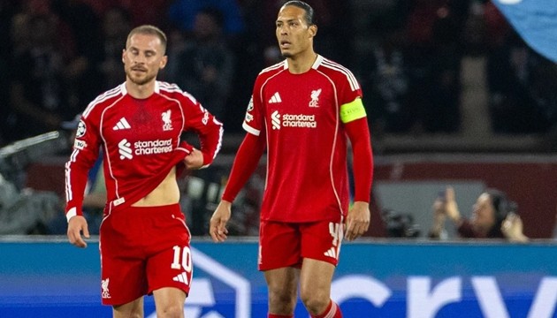 Trận thua gây thất vọng của Van Dijk và các đồng đội.