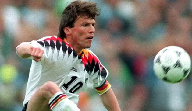 Huyền thoại Lothar Matthaus là một trong những tiền vệ mỏ neo hay nhất mọi thời đại.