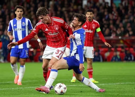 Porto đặt mục tiêu giành chiến thắng trước Forest trước sự cổ vũ của khán giả nhà.