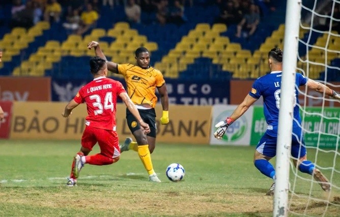 V-League đang xem xét tăng thêm số lượng cầu thủ ngoại.