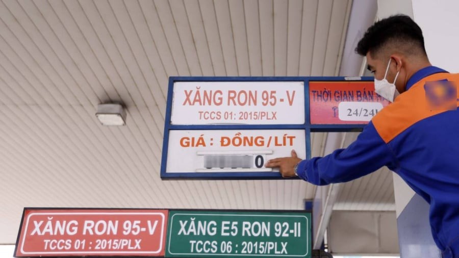 Chiều nay, giá bán lẻ xăng dầu trong nước được điều chỉnh giảm.