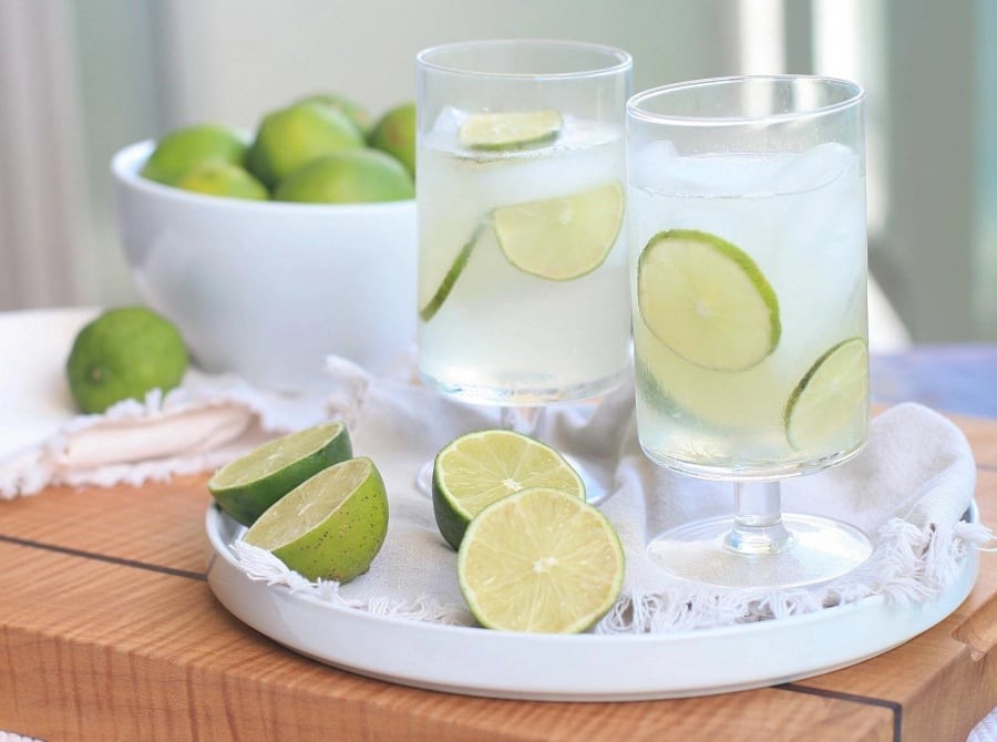 6 sai lầm khi uống nước chanh, tưởng giảm cân mà hại ruột
