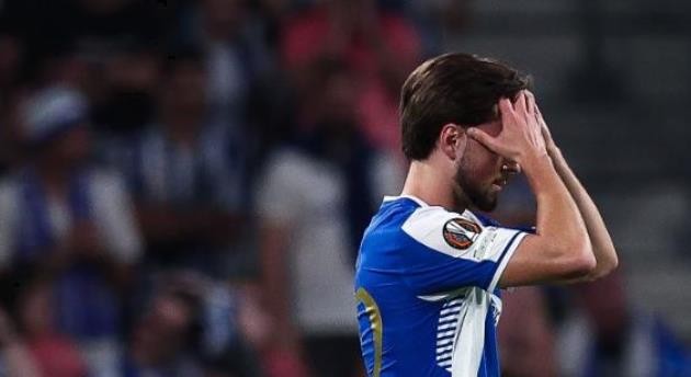 Martim Fernandes mắc sai lầm.