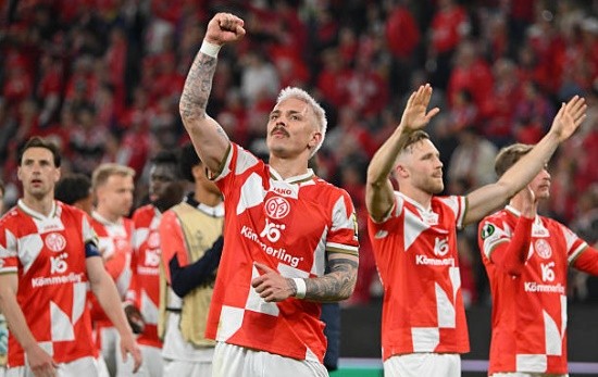 Mainz giành chiến thắng thuyết phục.