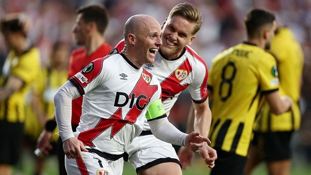 Rayo Vallecano đánh bại AEK không mấy khó khăn tại Conference League.