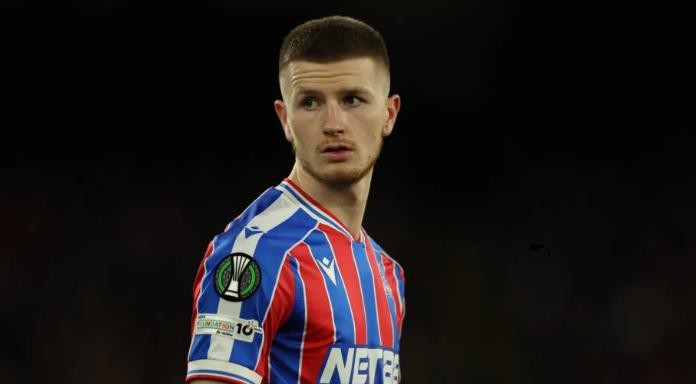 MU gạt Wharton khỏi danh sách chuyển nhượng.