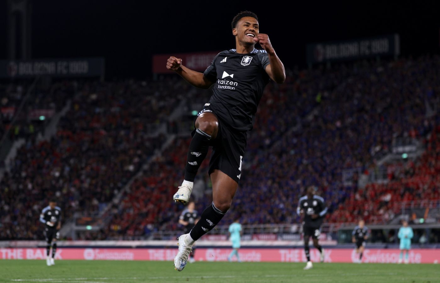 Watkins đã có một ngày thi đấu thành công. 