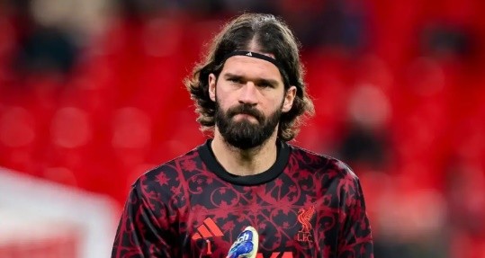 Alisson đang trong tầm ngắm của Juventus.