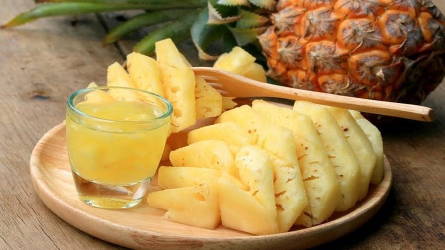 Chọn dứa chín tự nhiên và sơ chế đúng cách

