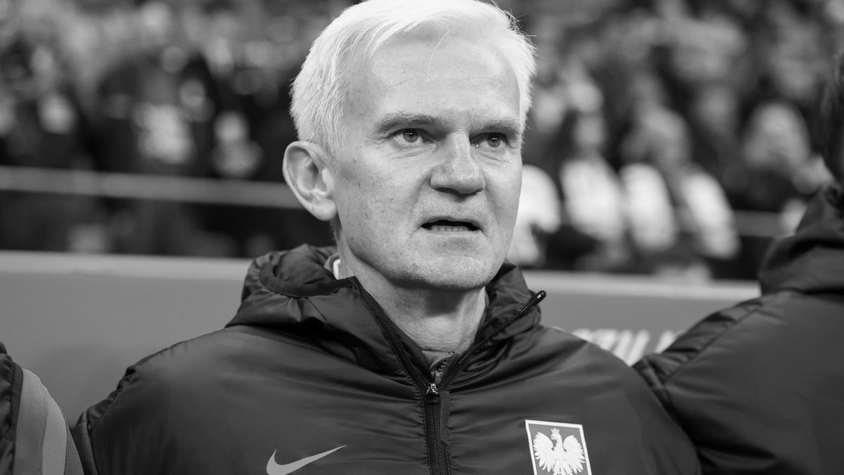 HLV Jacek Magiera đột ngột qua đời ở tuổi 49.