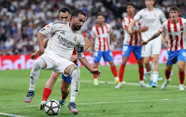 Dani Carvajal (6.8): Một màn trình diễn có phần lẫn lộn. Thỉnh thoảng tạo ra mối đe dọa tấn công, nhưng chủ yếu đóng vai trò bọc lót. Hiện tại anh chỉ là lựa chọn thứ hai.