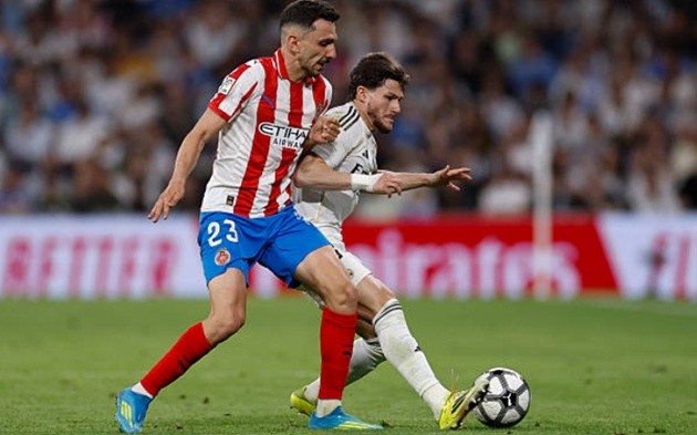 Fran Garcia (6.8): Duy trì tốt chiều rộng đội hình bên cánh trái và thực hiện tốt nhiệm vụ lùi về bọc lót