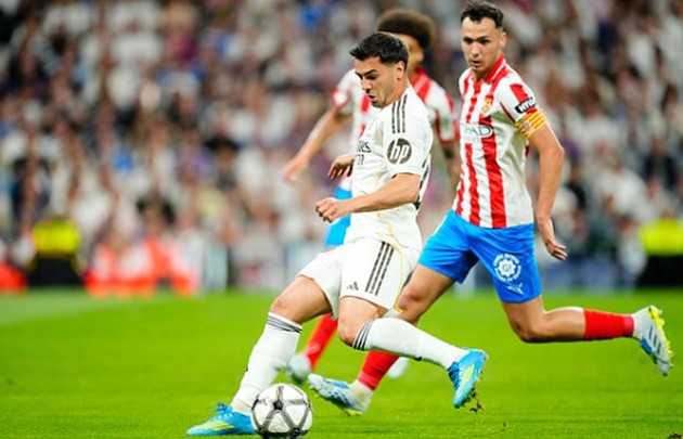 Brahim Diaz (7.5): Điểm sáng lớn nhất khi kiến tạo cho Valverde và hoạt động cực kỳ năng nổ, dù chất lượng bên cánh trái có phần sụt giảm so với vị trí sở trường.