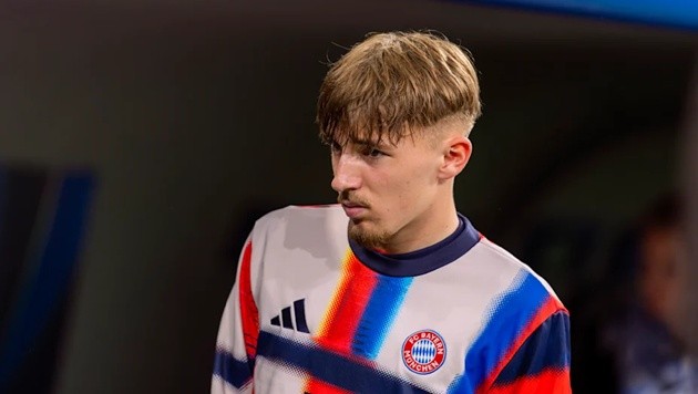 Karl dính chấn thương cơ